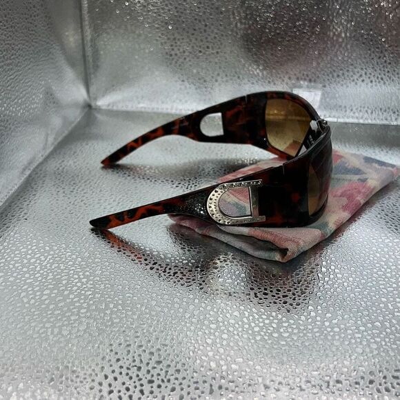 Modo Oversized Sunglasses Women’s Engraved Arms Brown UV 400 100% Eye Protection - Picture 6 of 6